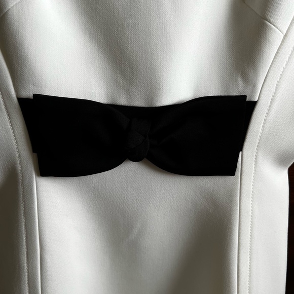 Kate Spade White Dress with Black Bow - Picture 5 of 14